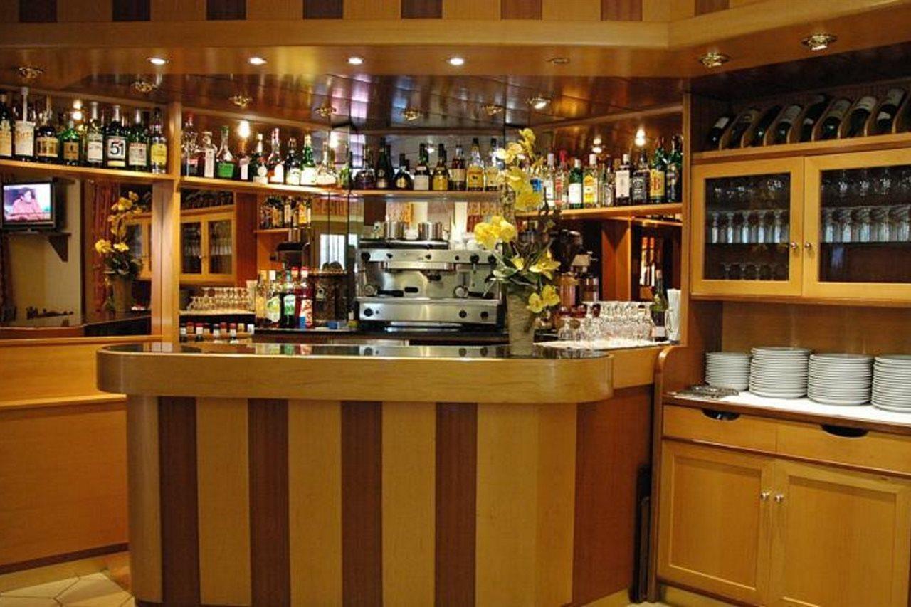 尤尼维斯酒店 恩坎普 外观 照片